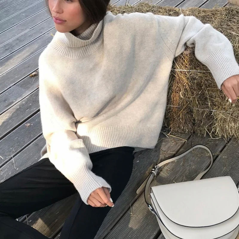 Soft Knit Turtleneck – Relaxed Pullover