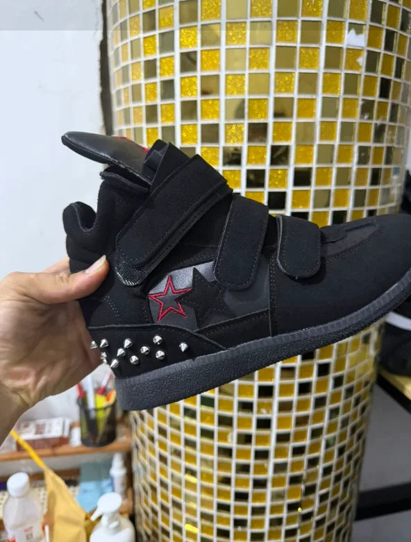 Lace-Up Sneakers – Medium Heel