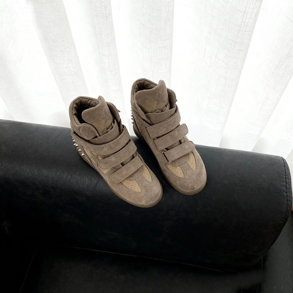 Lace-Up Sneakers – Medium Heel