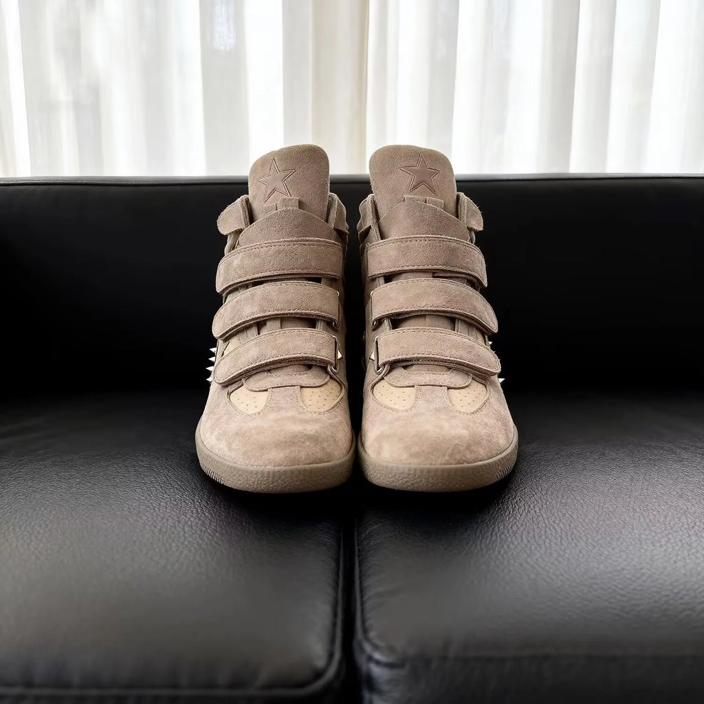 Lace-Up Sneakers – Medium Heel