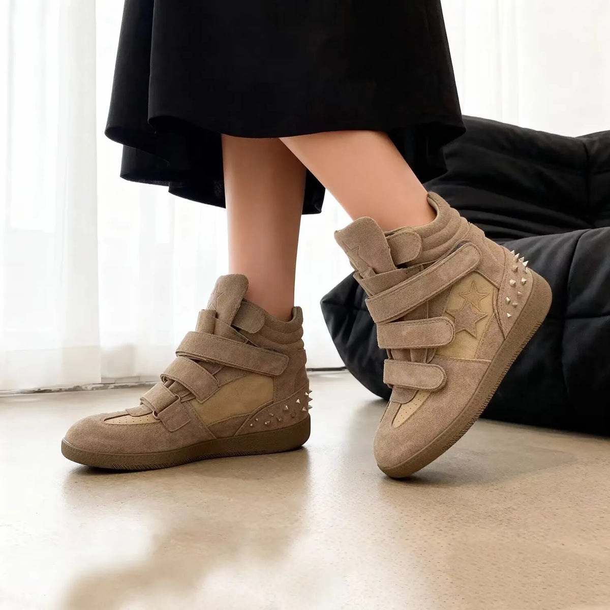 Lace-Up Sneakers – Medium Heel