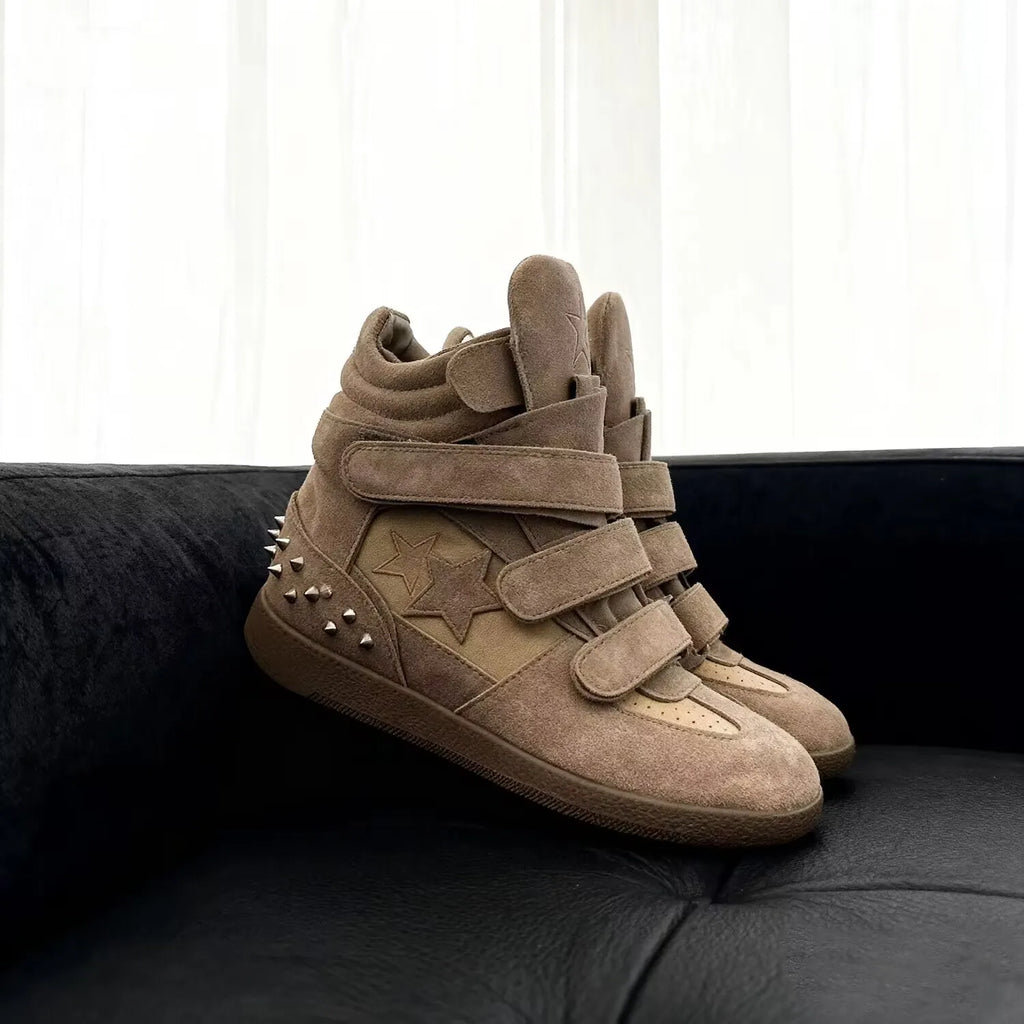 Lace-Up Sneakers – Medium Heel