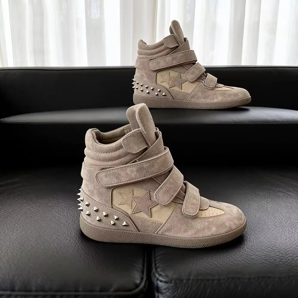 Lace-Up Sneakers – Medium Heel