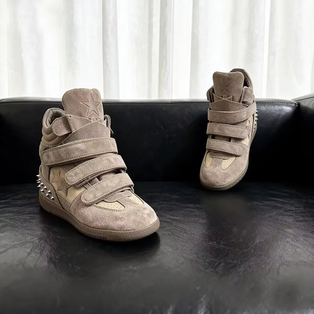 Lace-Up Sneakers – Medium Heel